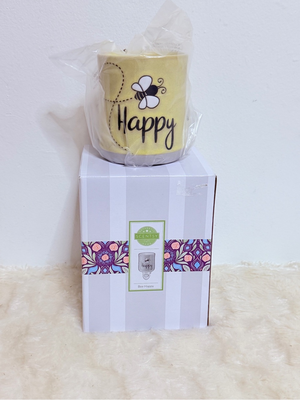 Scentsy Yellow Bee 'Happy' Warmer Sleeve